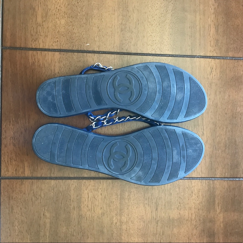 CHANEL sandals, thongs, flip flops shoes - Picture 4 of 5